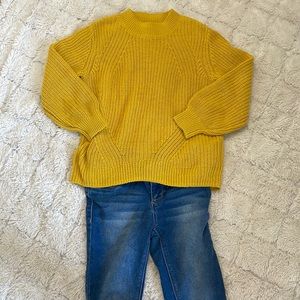 Old Navy,Yellow sweater, Size Small 6/7